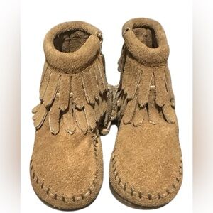 Minnetonka Baby Tan Moccasin Booties Size 1